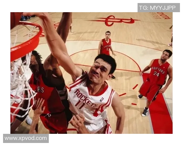 姚明回家视频感动无数网友重温篮球巨星的温暖瞬间